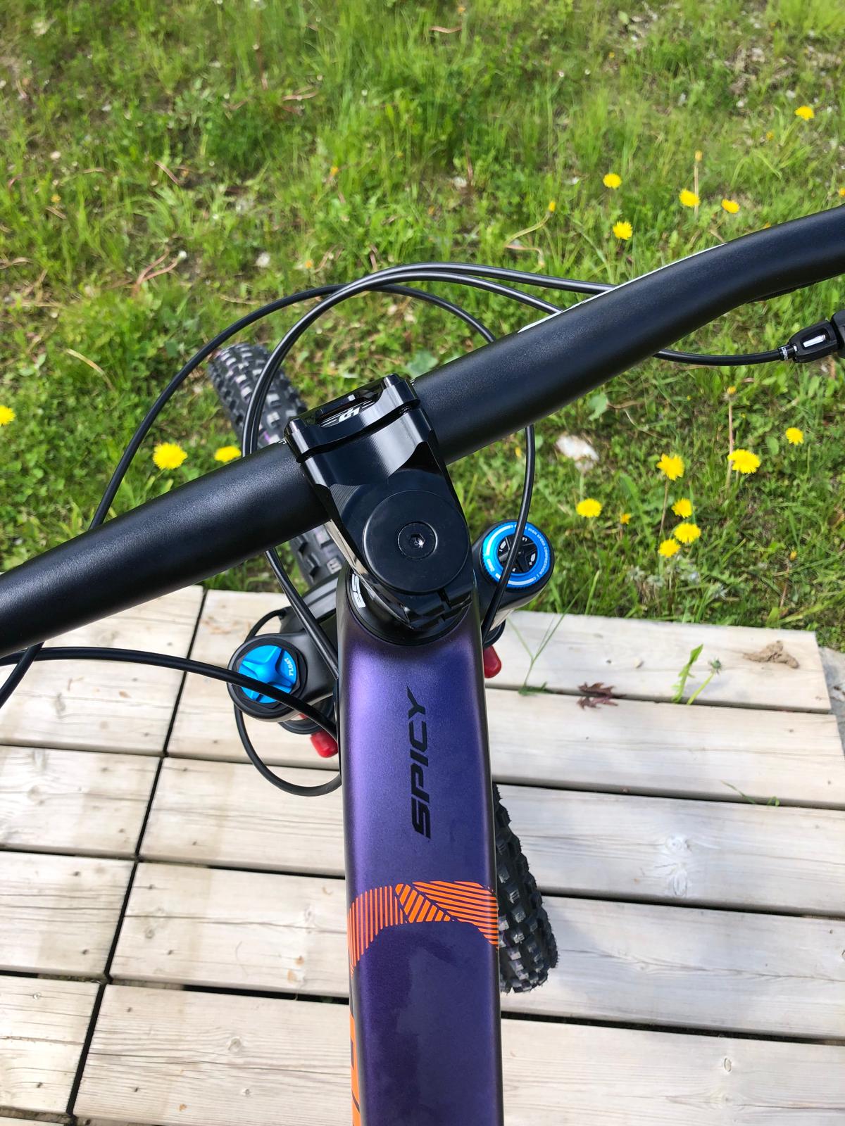 Lapierre Enduro Spicy CF 7.9 – Image 9