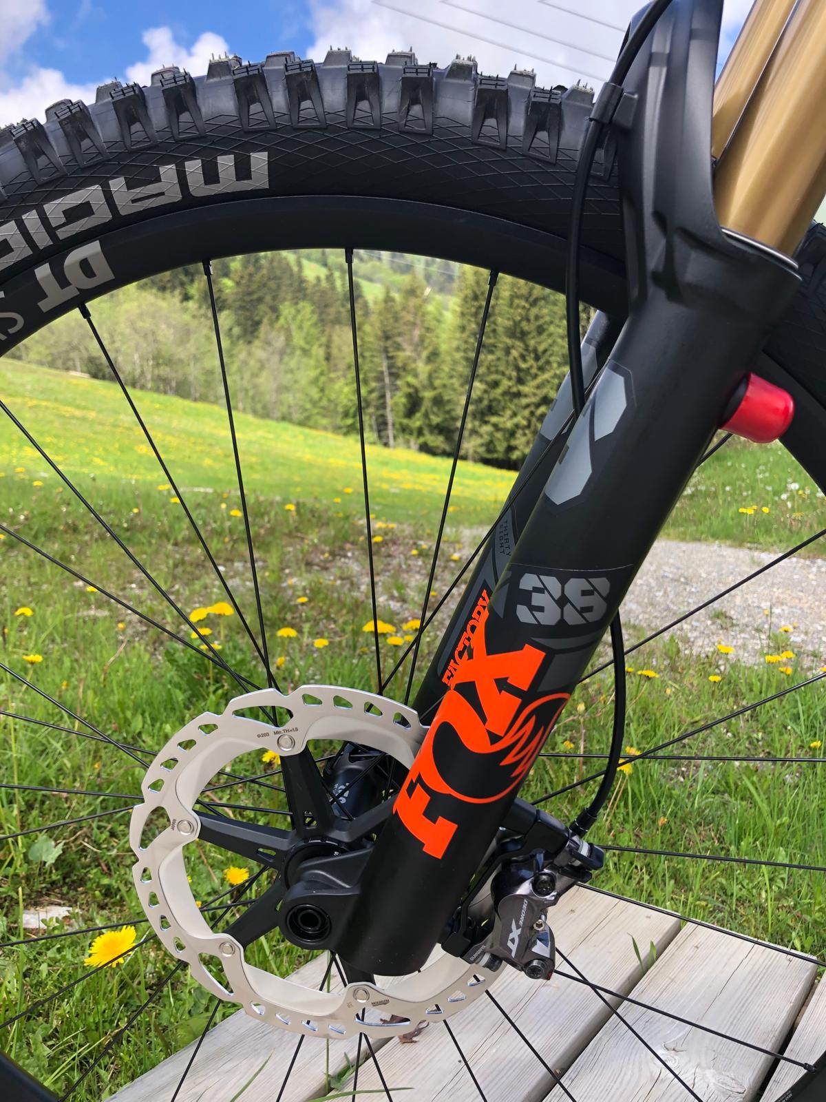 Lapierre Enduro Spicy CF 7.9 – Image 15