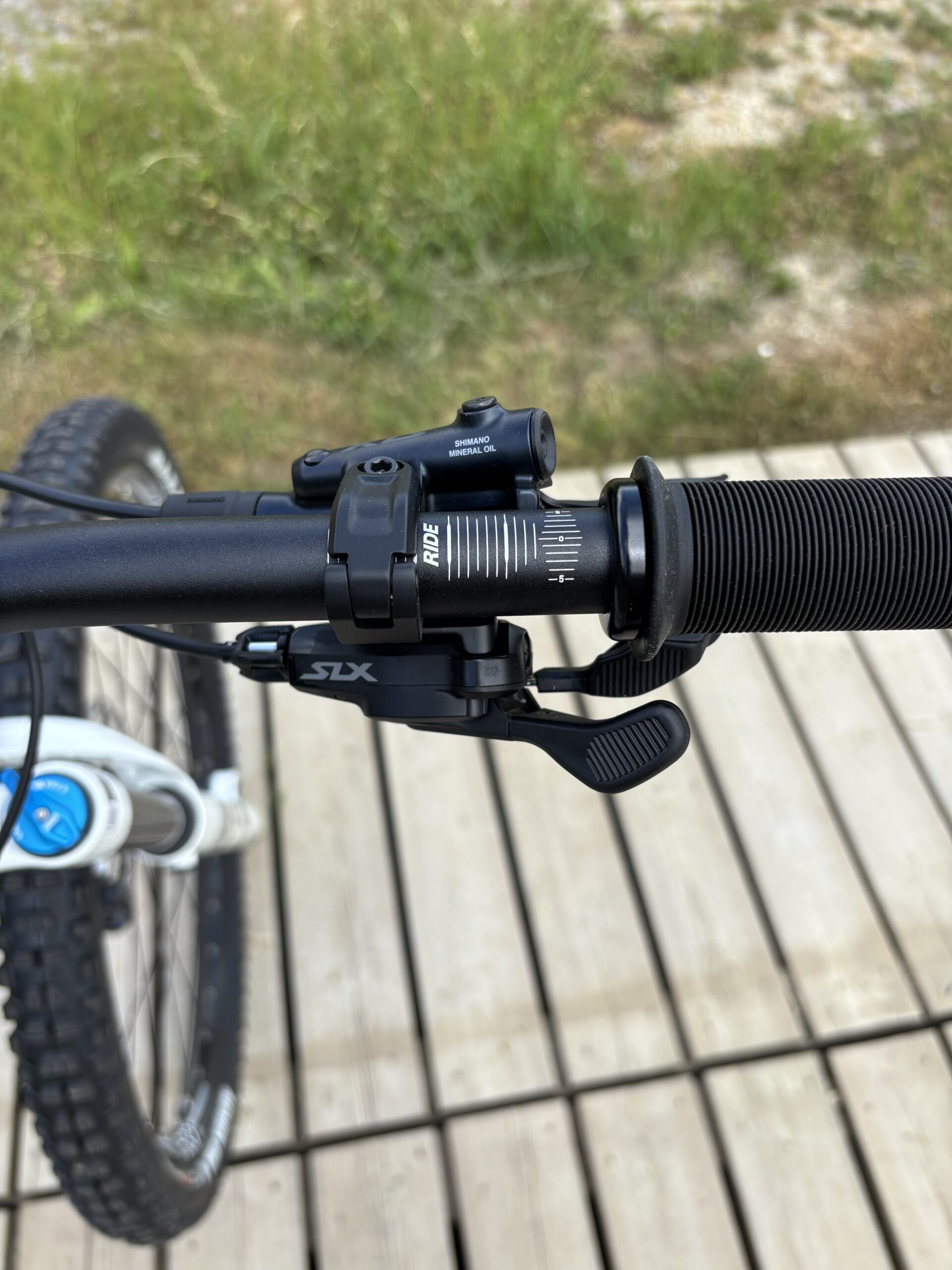 Commencal Meta V5 Essential pure white – Image 9