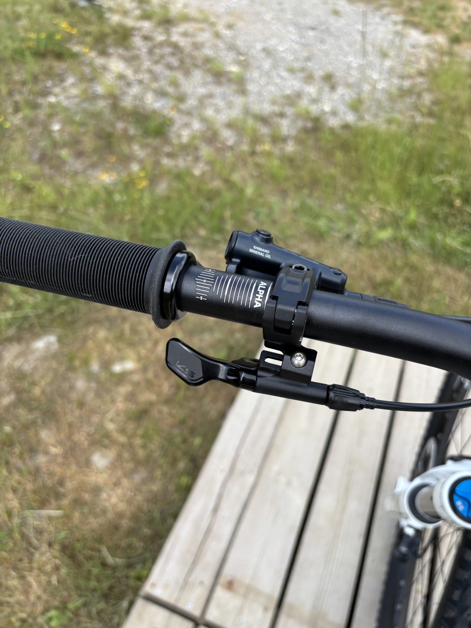 Commencal Meta V5 Essential pure white – Image 8